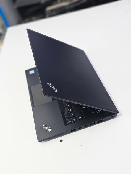 A picture of Lenovo thinkpad t460s