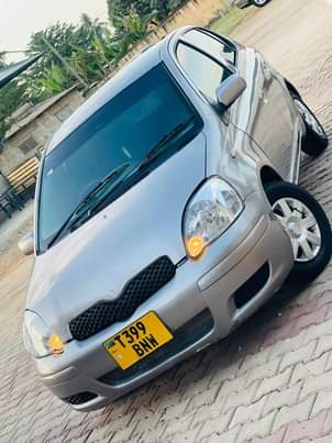 A picture of TOYOTA VITZ OLD