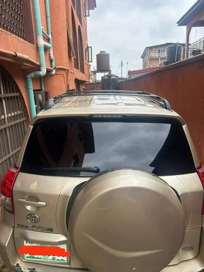 A picture of 2006 Toyota Rav 4