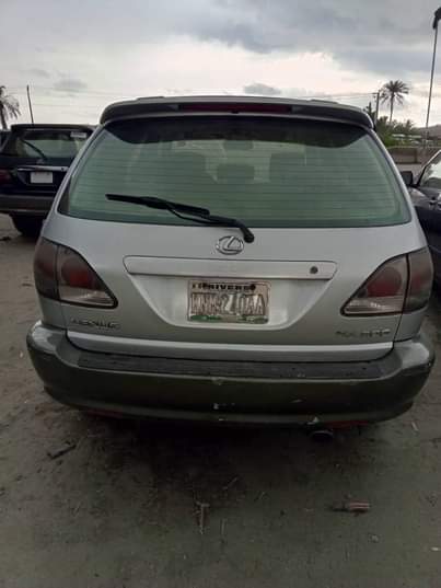 A picture of Lexus Rx 300 Engine is not very sound Gear is