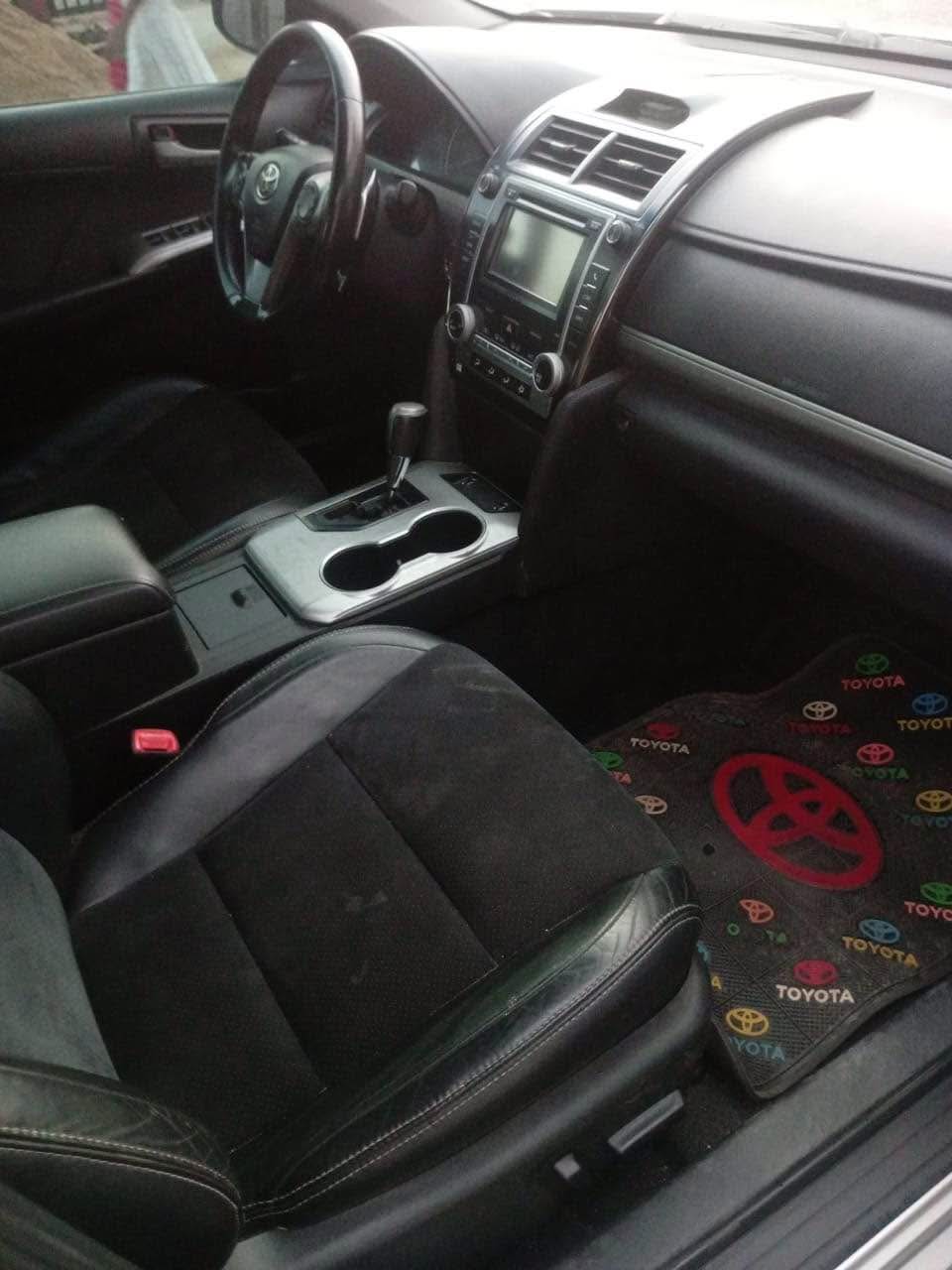 A picture of Toyota Camry 2012 thumbstart V6