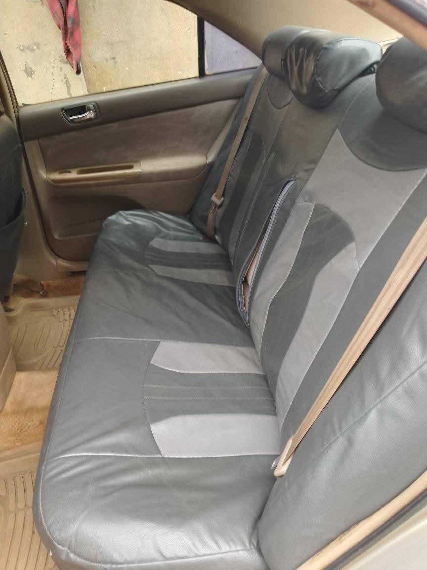A picture of 2004 Toyota camry