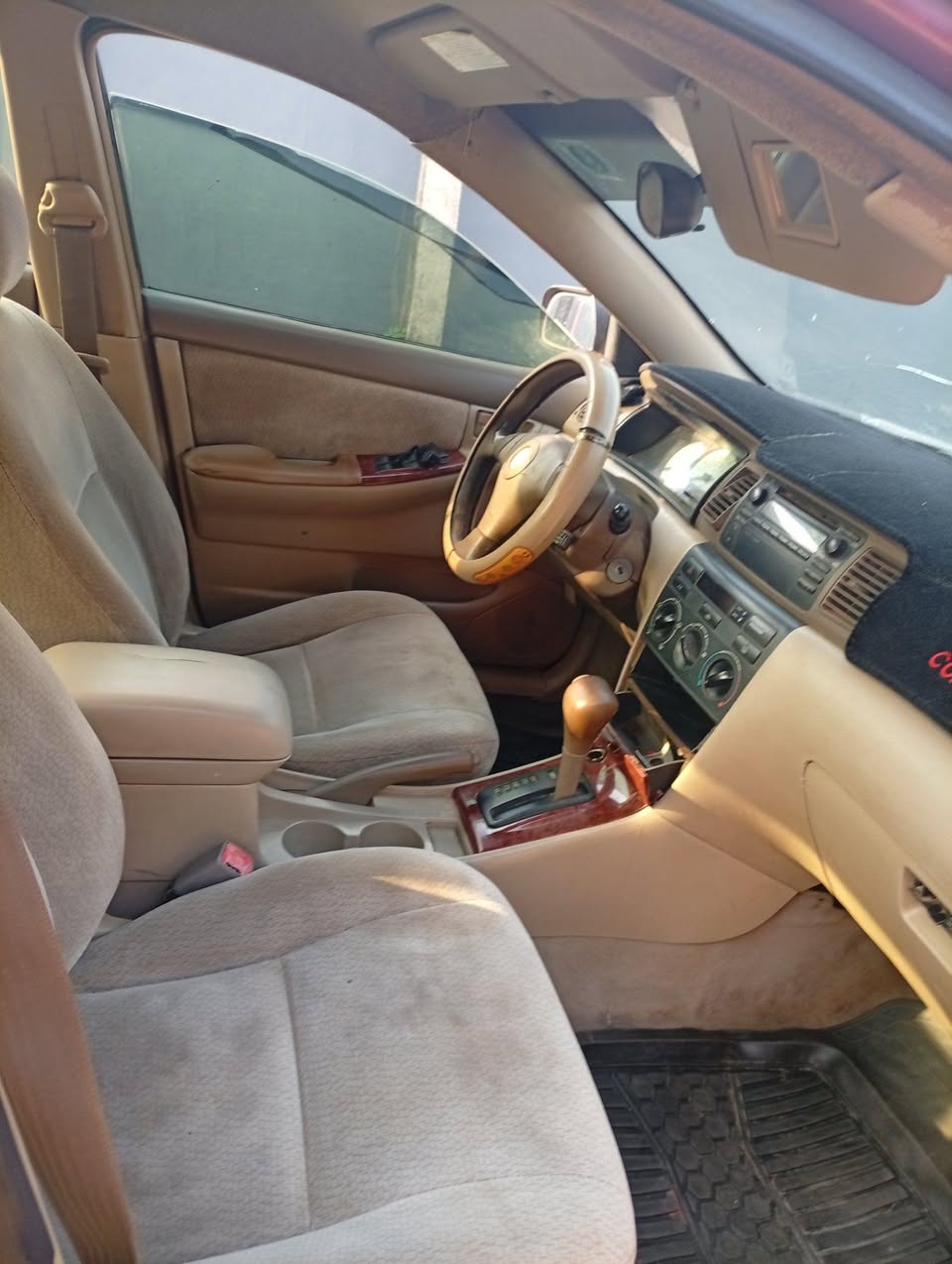 A picture of Toyota Corolla 04