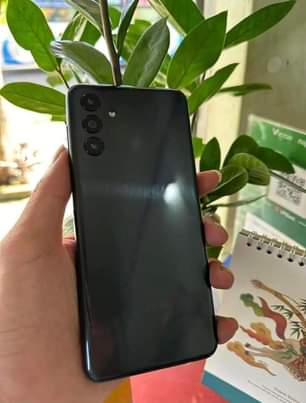 A picture of Samsung a04s Gb64 bei 170K 0768206086 dar