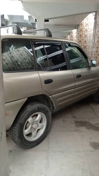 A picture of Rav 4 1999