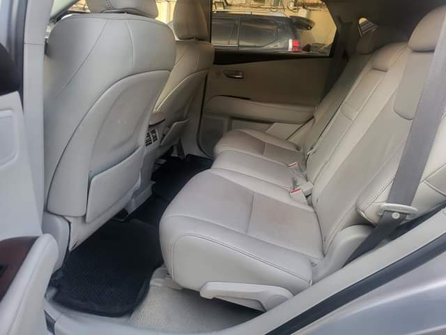 A picture of Fresh and clean foreign used SUV with sharp body exterior