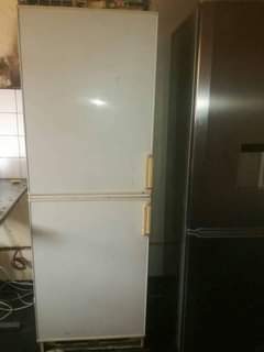 classifieds/fridges