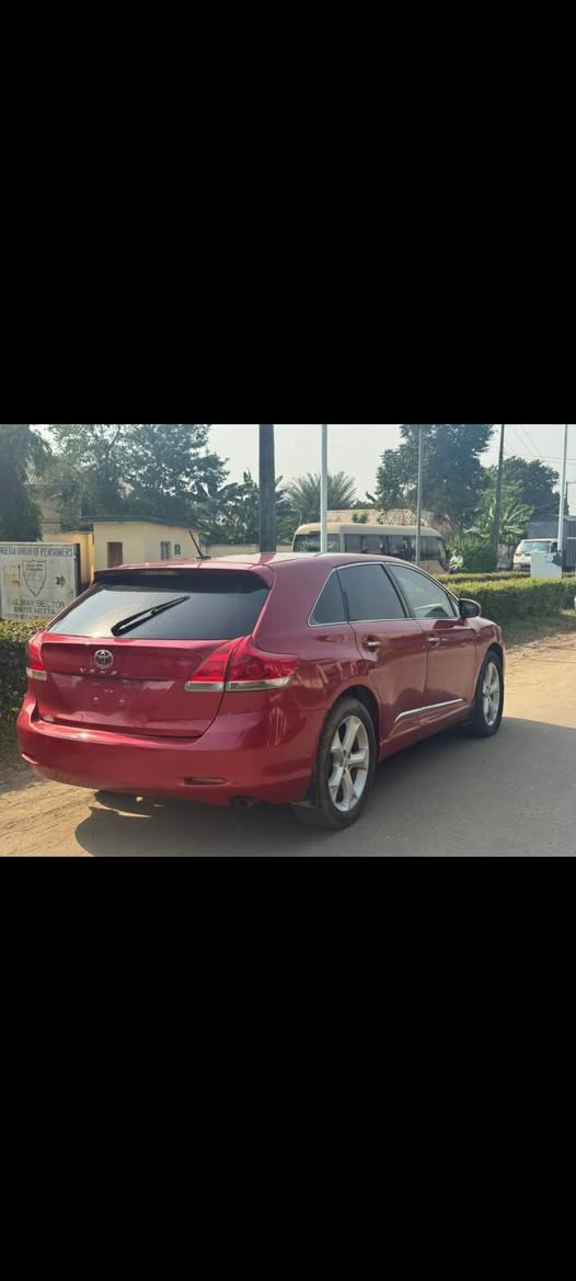 A picture of Toyota Venza 2011