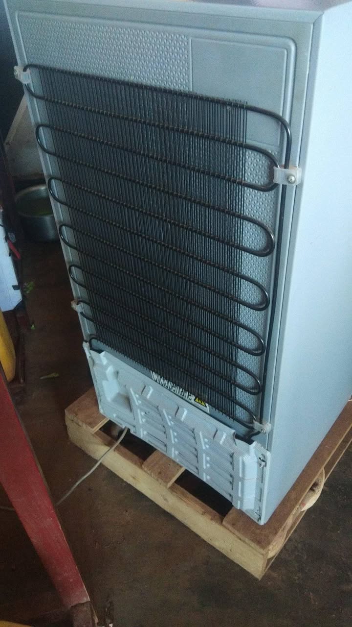 A picture of Brand ADH Double dooor fridge 150litters makes ice in one