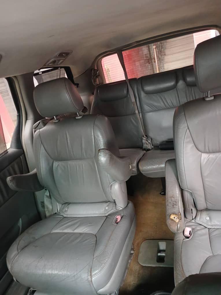 A picture of 2007 Distress sale Toyota Sienna power doors
