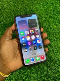 A picture of iPhone 11 Plain