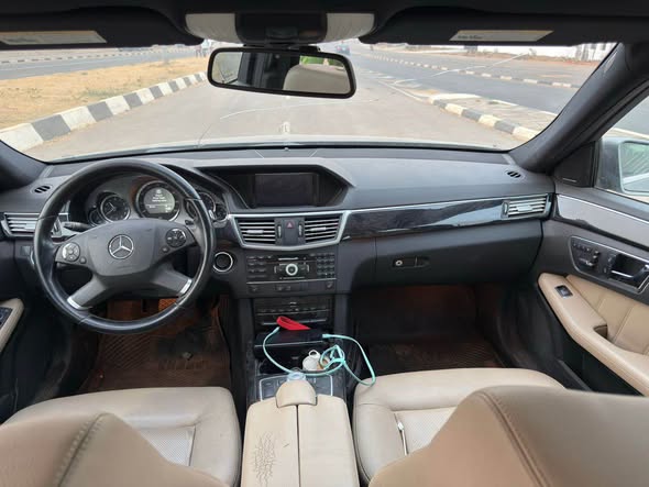 A picture of SUPER SHARP PRE OWNED 2011 MERCEDES BENZ E350 SOUND SUNROOF