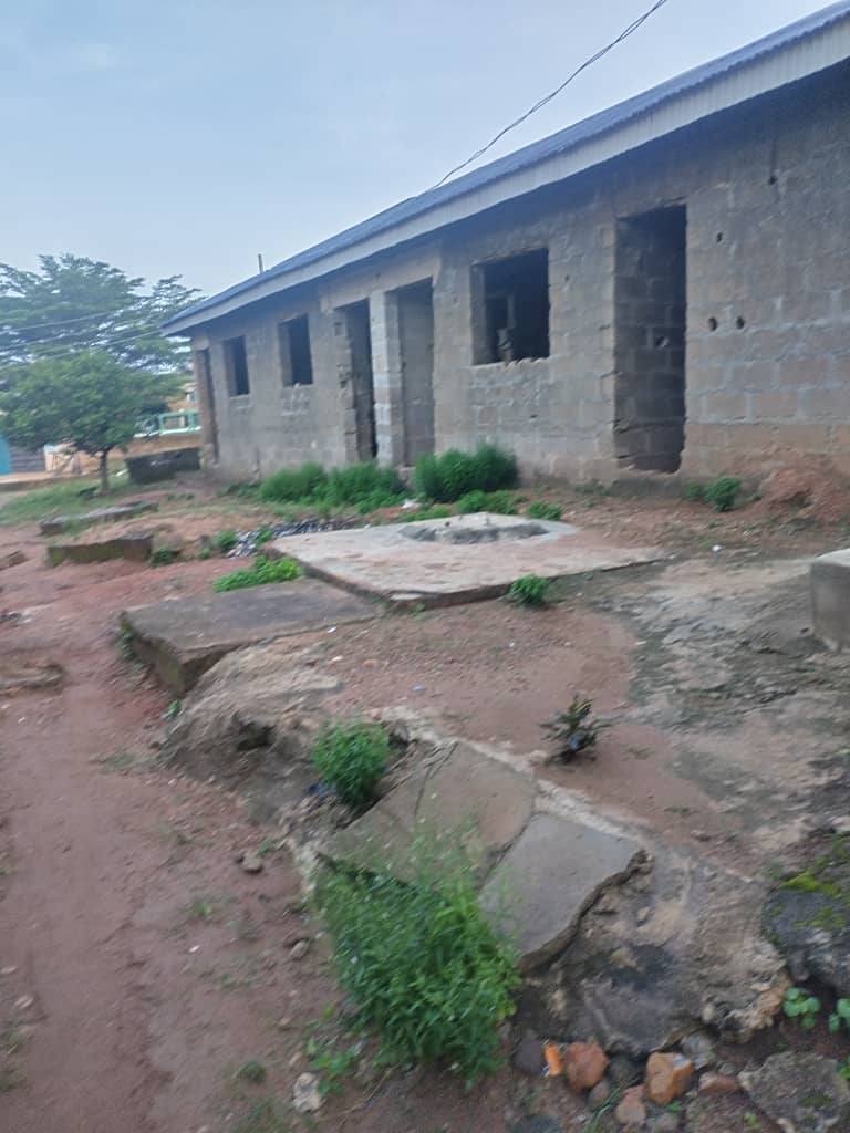 A picture of House for sale. Full plot 120 60