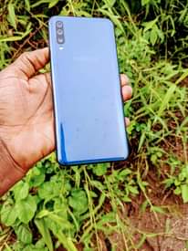 A picture of Samsung Galaxy a70 krek kdg gb128 ram6 net4g
