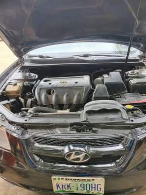 A picture of Hyundai sonata08 Automatic transmission Engine 100 Gear perfect Ac needs