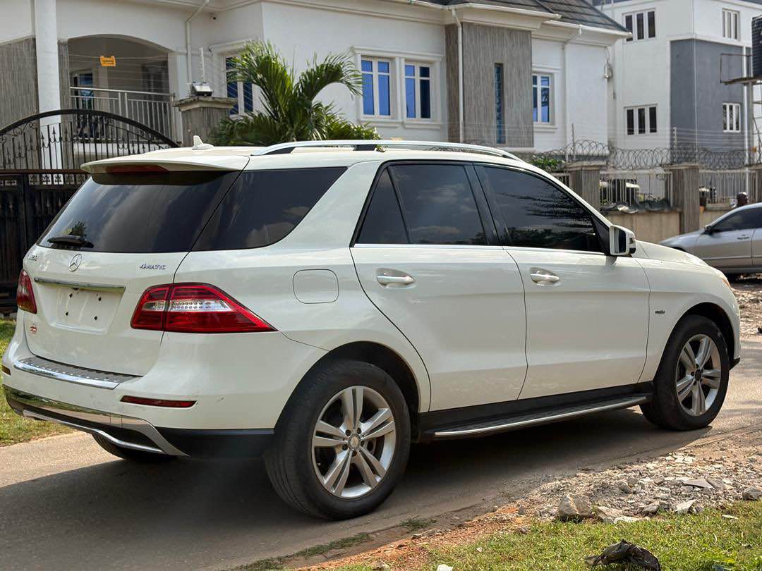 A picture of Mercedes Benz ML350
