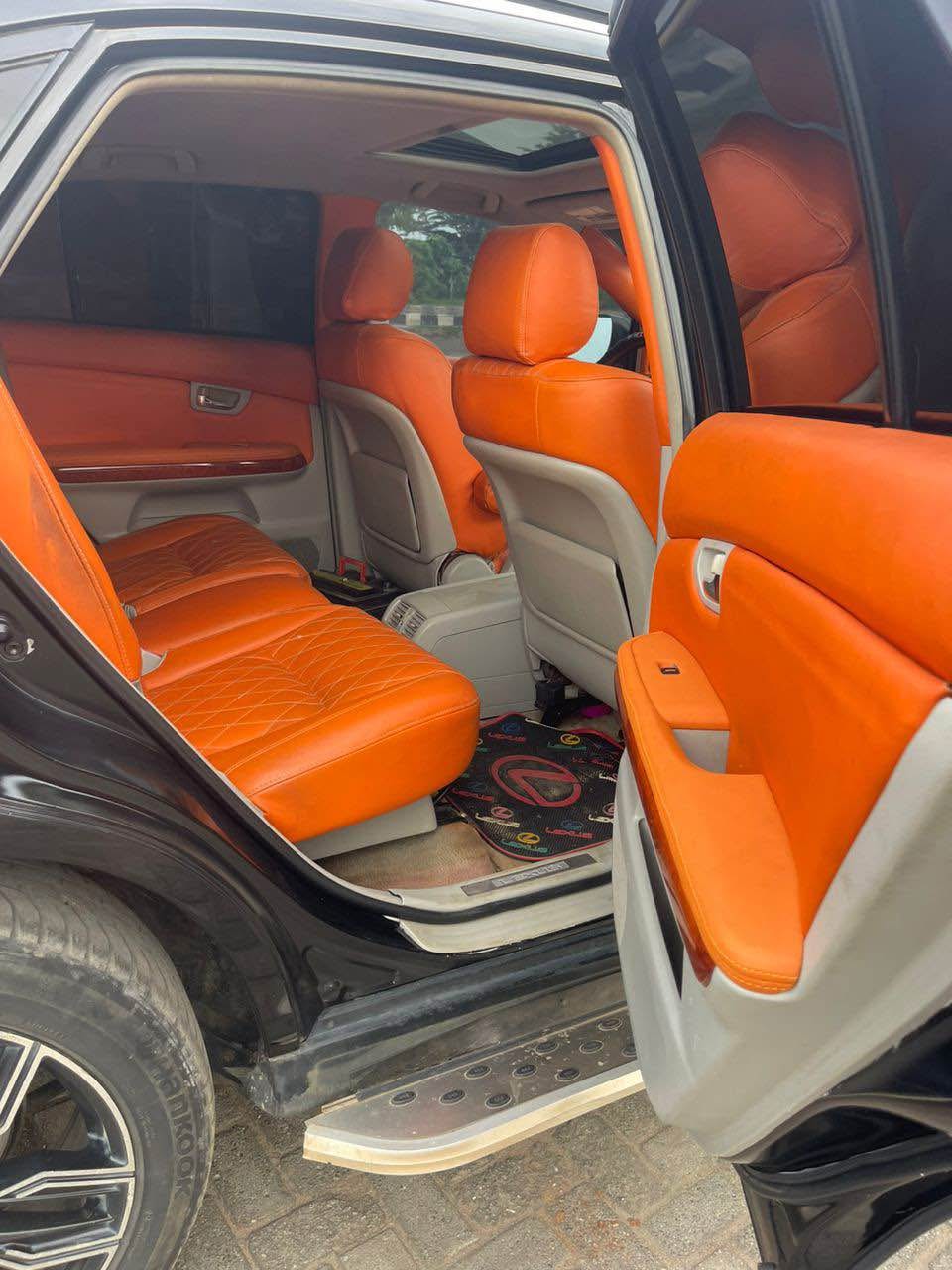 A picture of Lexus rx330 2005