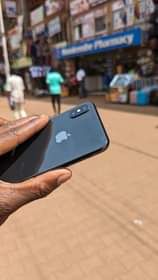 A picture of Iphone x 64gb 700k