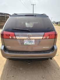 A picture of Toyota Sienna