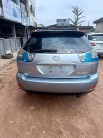 A picture of Rx350 Lexus first body but need repaint Everything is working