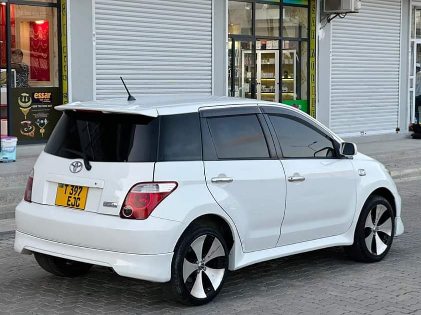 A picture of Price 15.5 Mil Contacts 0657262757 0693556575 0620858707 Toyota Ist Year