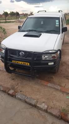 used nissan np300