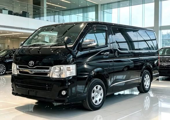 A picture of TOYOTA HIACE QUANTARM