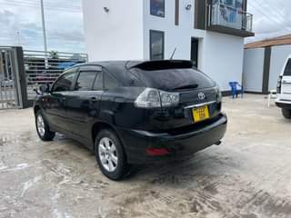 A picture of TOYOTA HARRIER YEAR 2005 PRICE 14M CALL 0621007902
