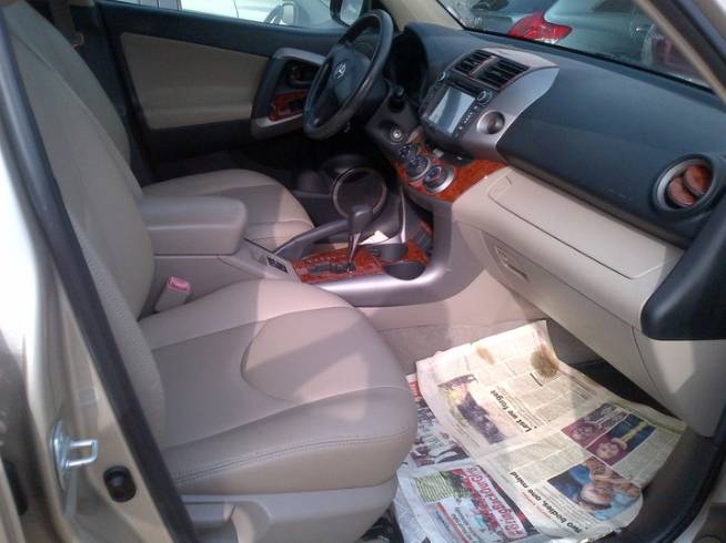 A picture of Sparkling Tokunbo Toyota Rav4