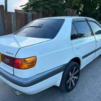 A picture of TOYOTA CORONA