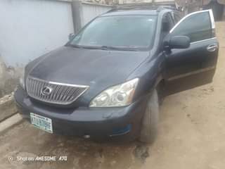A picture of 2005 Rx330