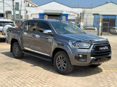 used toyota hilux