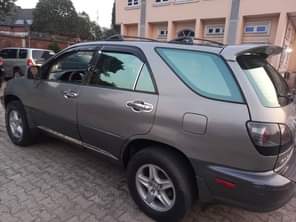 A picture of 2003 lexus rx300 Belgium grade with custom duty all component