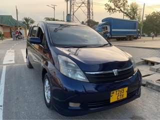 A picture of TOYOTA ISIS
