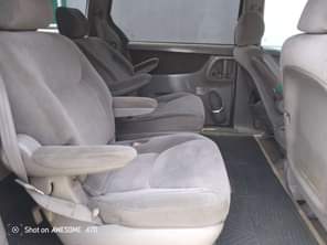 A picture of Toyota Sienna 2005 model 1st flash on 1st body Sound