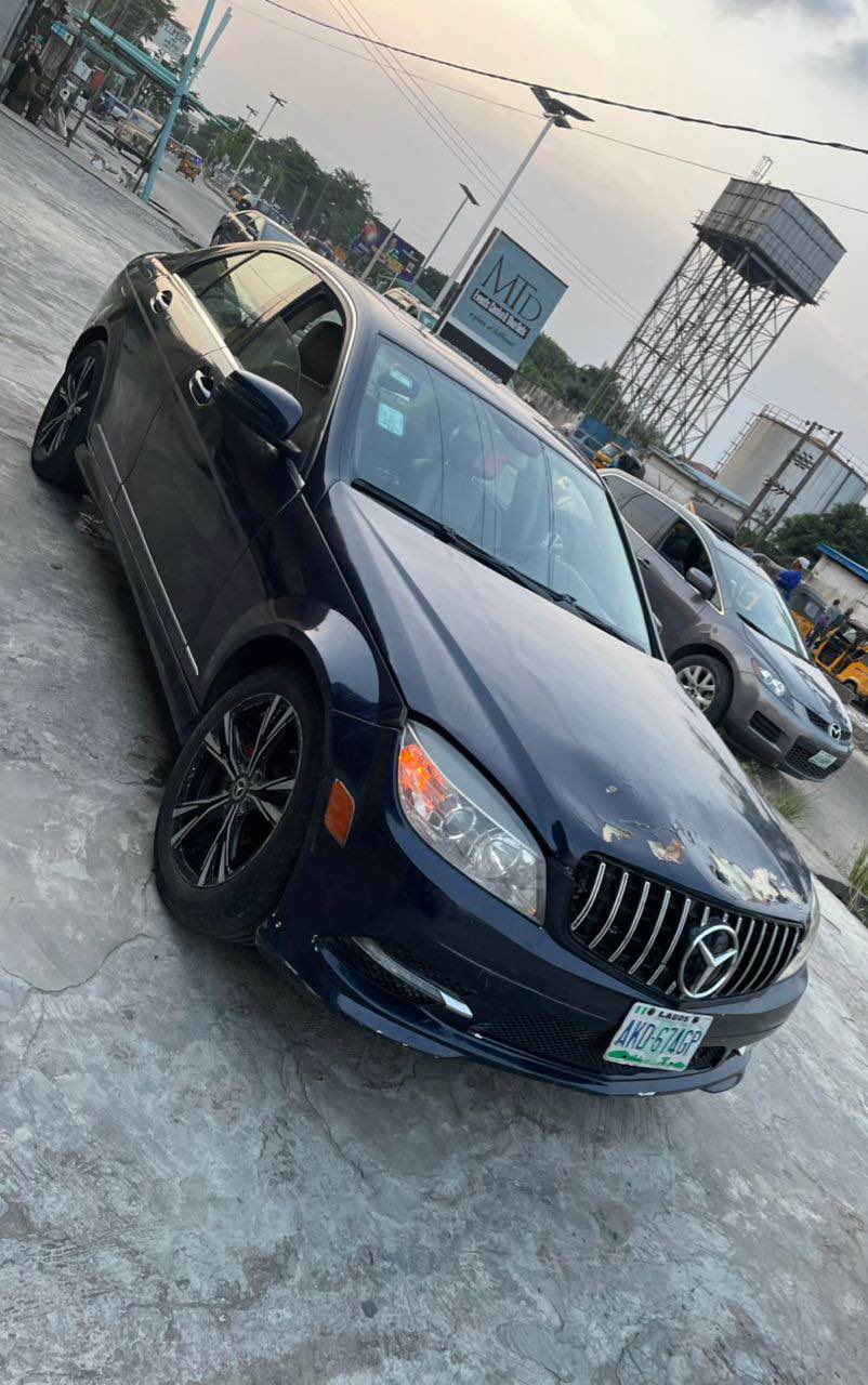 A picture of Benz C300 011 model