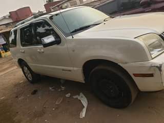 A picture of 2008 Mercury Mountaineer