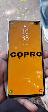 A picture of Samsung s10 plus