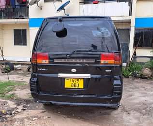 A picture of Nissan caravan
