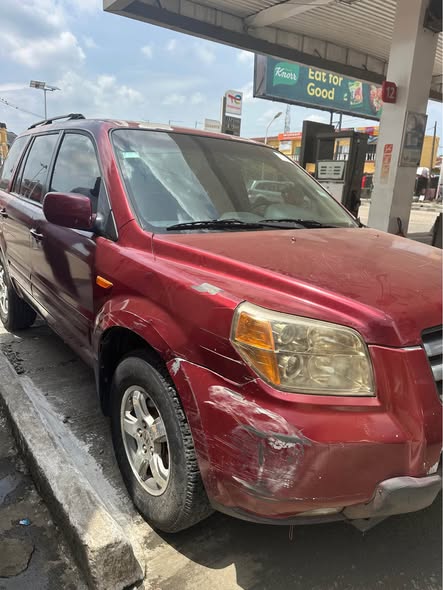 A picture of 2006 Honda pilot