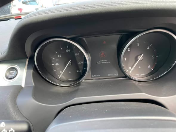 A picture of Range Rover Evoque0709446672 0765424123