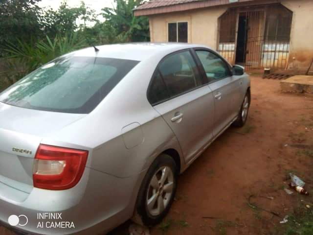 A picture of 2014 Volkswagen Skoda rapid 100000