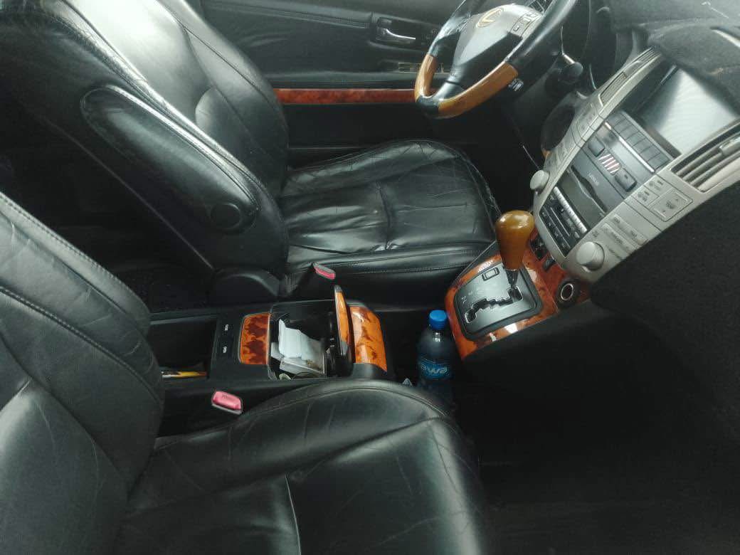 A picture of Lexus rx350 de