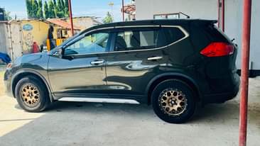 A picture of Nissan xtrail 2014 model for sale