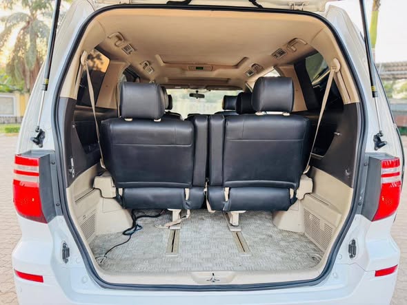A picture of Toyota Alphard