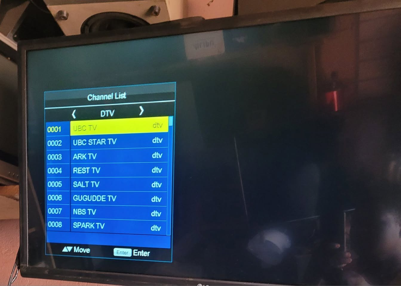 A picture of LG 32 210k 0707633788 free2air