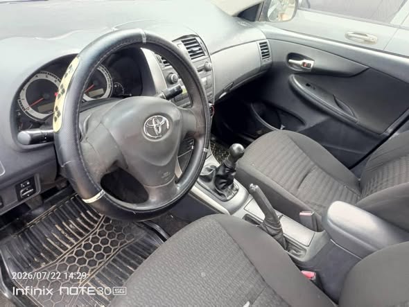A picture of Clean 09 used Corolla Manual gear