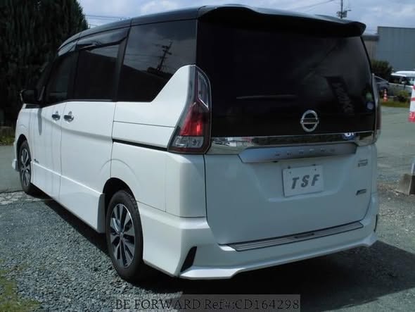 A picture of 2017 Nissan serena
