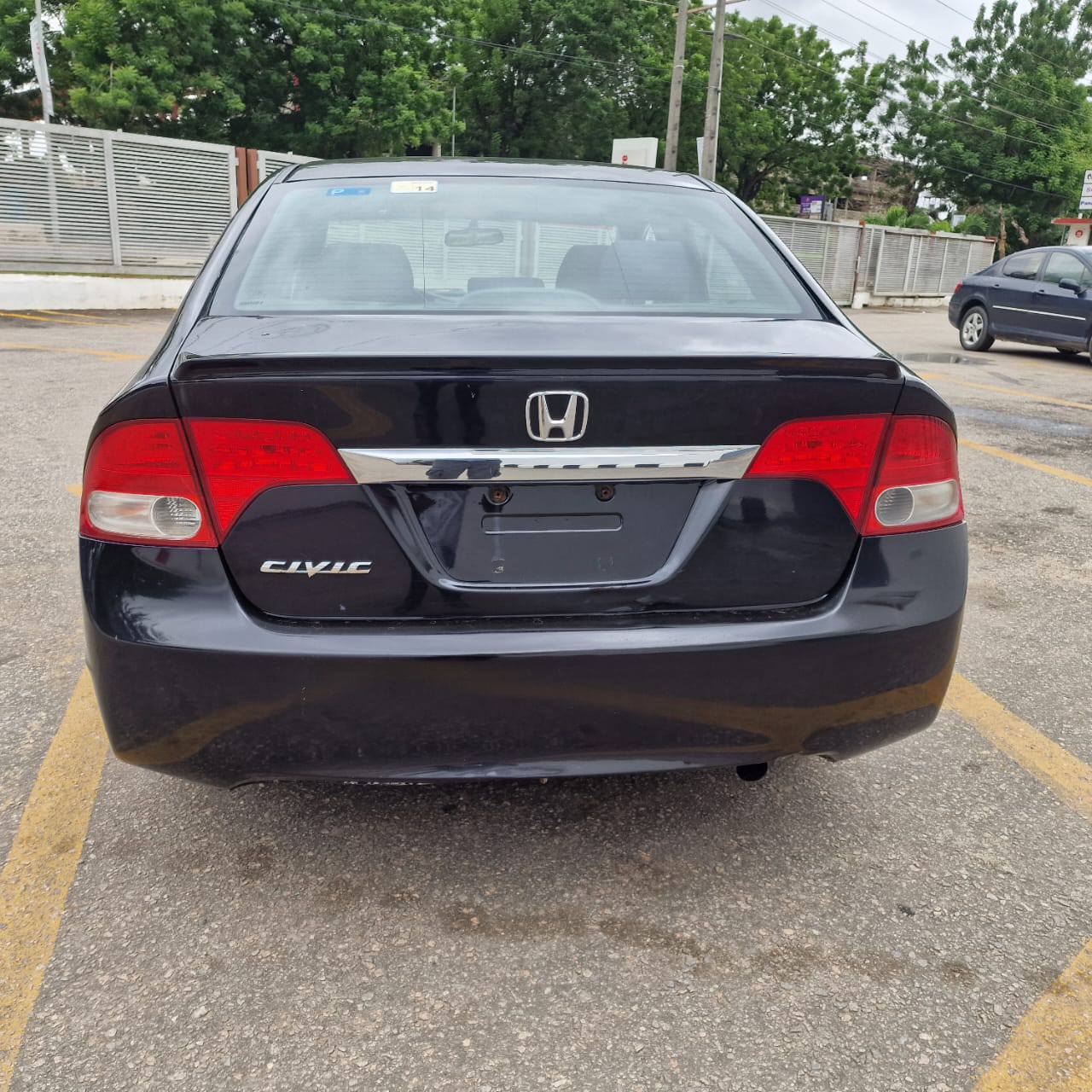 A picture of Honda Civic tokunbo new entry 2009 model