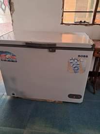 A picture of BOSS FRIDGE LIMESUKIWA SYSTEM YA NJE LINAGANDISHA VZRI MTEJA SIRIAS
